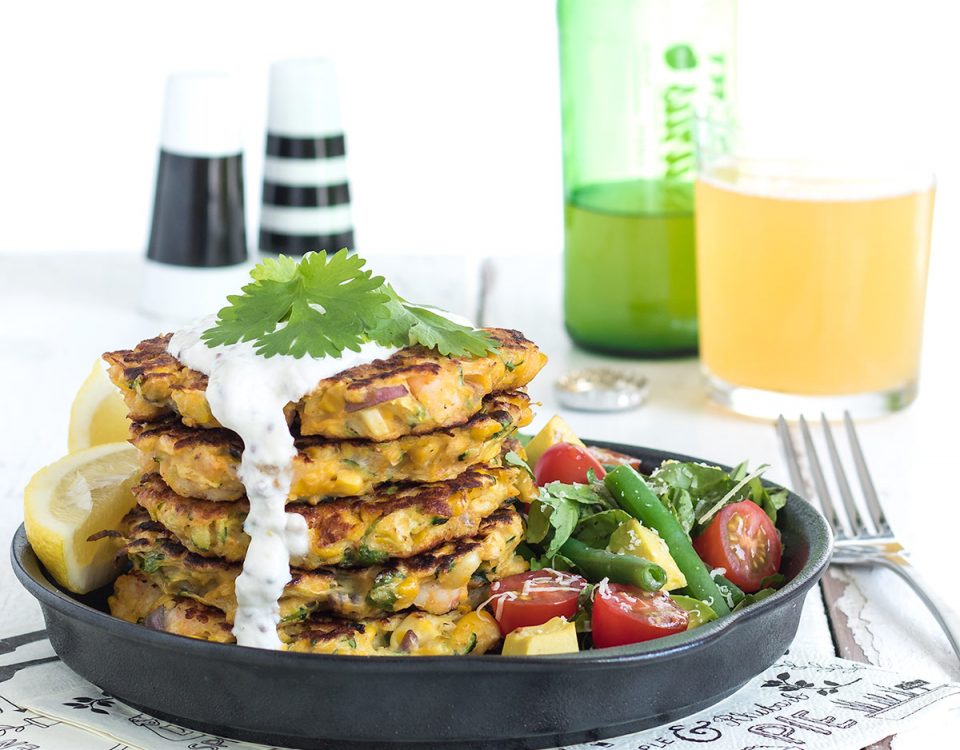 Who loves fritters? Step it up a notch from your usual corn fritter, with the delicious addition of prawns, courgette and fresh herbs to these corn and prawn fritters. Yum!