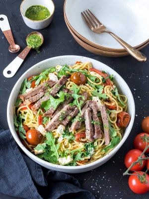 Minimal ingredients, minimal prep time but maximum flavour! This steak and pesto spaghetti is as good as it gets when it comes to easy weeknight meals.