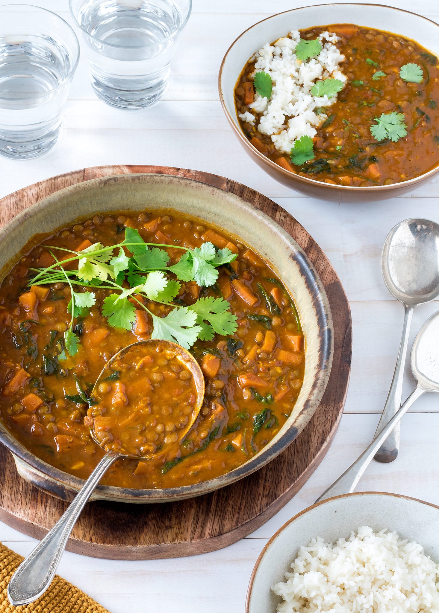 This creamy lentil curry doesn’t look the prettiest, but don’t let that put you off! It’s full of flavour, really easy, economical, nourishing and makes great leftovers. Give it a try!